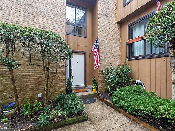 2nd image of 9060 Blarney Stone Dr