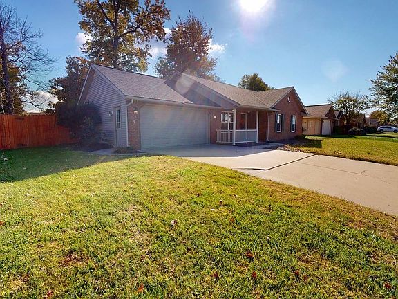 2nd image of 4090 Pinehurst Dr