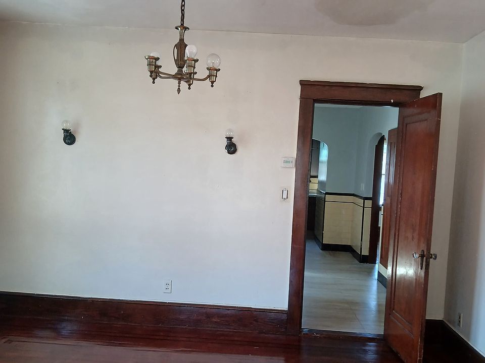 1st image of 984 Atwells Ave #2
