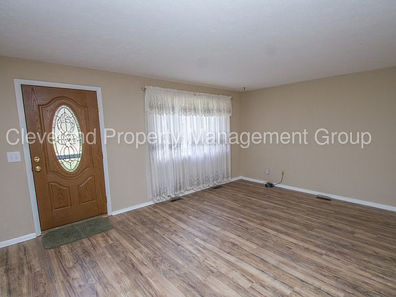 5th image of 724 E 353rd St
