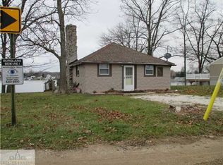 8710 Lake Dr, Springport, MI 49284