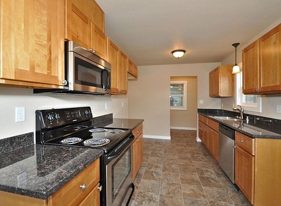 5th image of 313 5th Ave NW