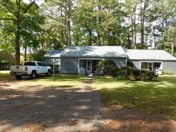 3132 Country Club Rd, Trent Woods, NC 28562