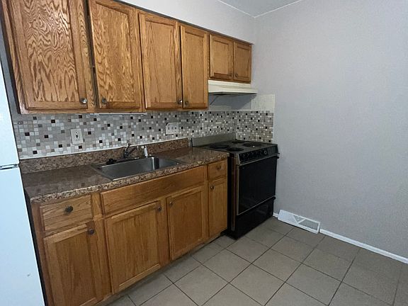 4th image of 4770 Kings Dr APT C