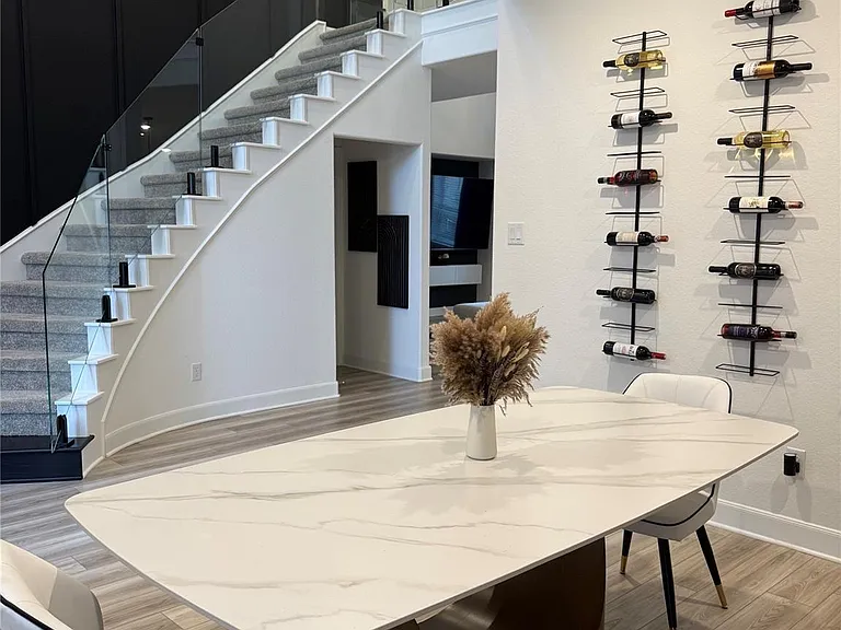 5012 Great Oaks Dr — Photo 3