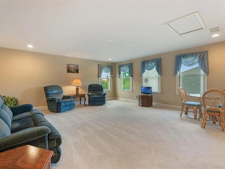 1569 Katie Cv — Photo 9