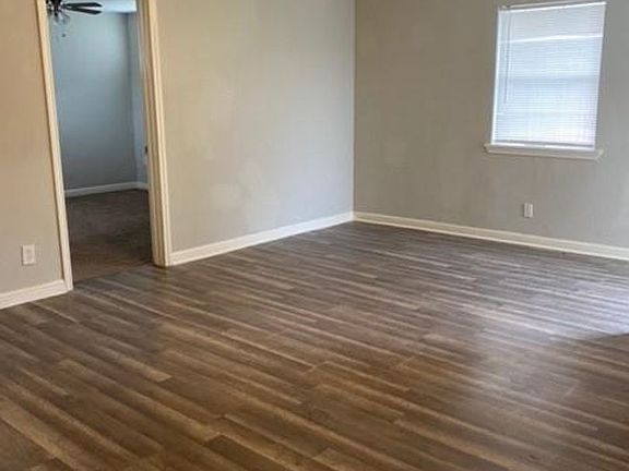 4th image of 2101 Camille St