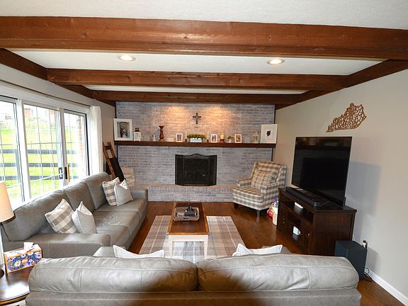 4th image of 2544 Robin Ln