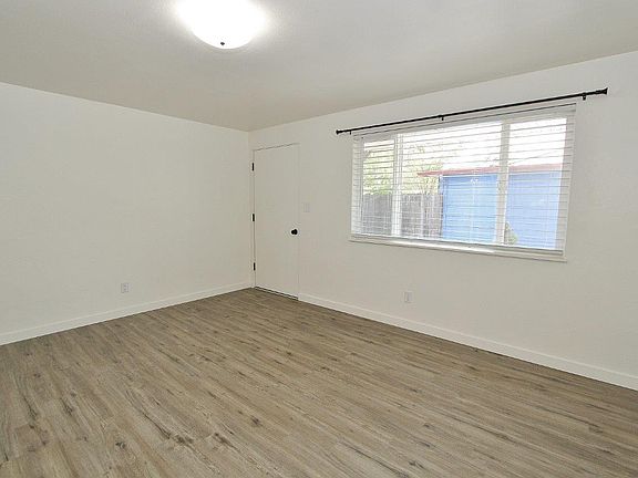 3rd image of 1407 Ellis Ave APT 3