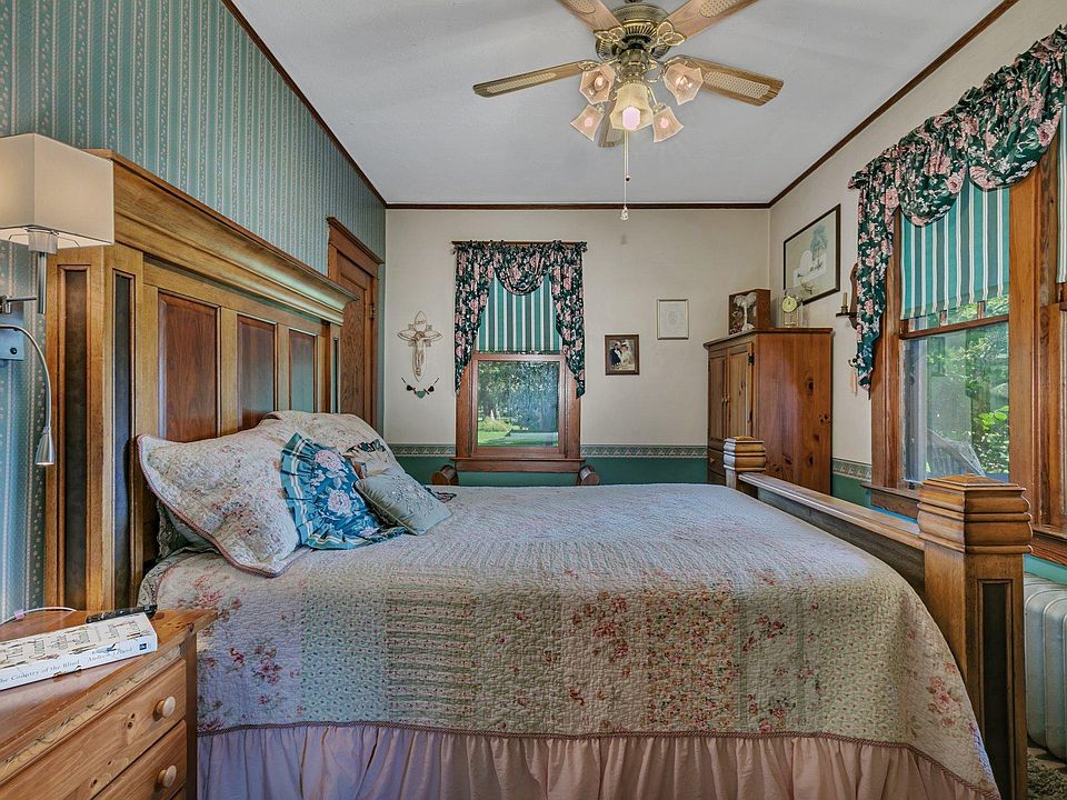 360 1st St SW Richmond MN Zillow