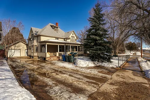 625 Lewis St Photo 1