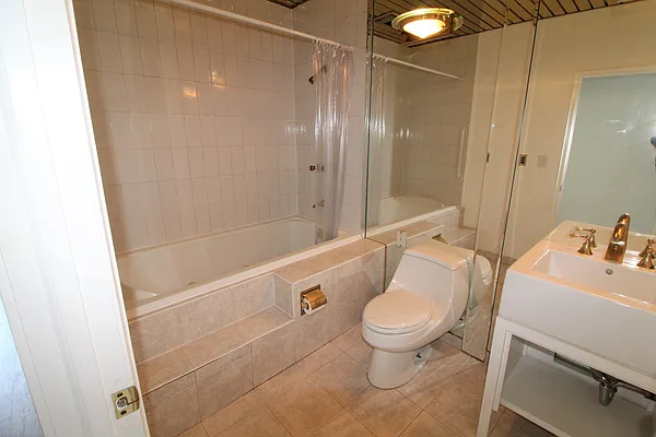 Rented by Compass | media 21