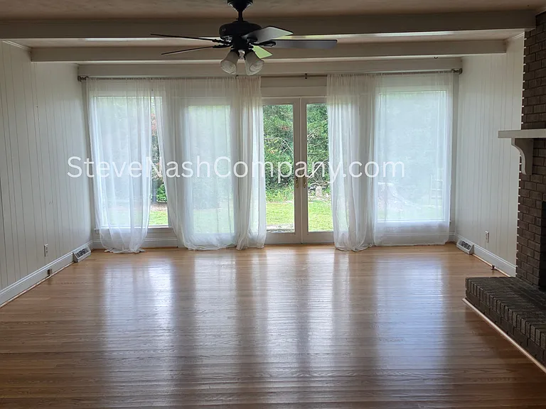 10204 Landsford Rd — Photo 10