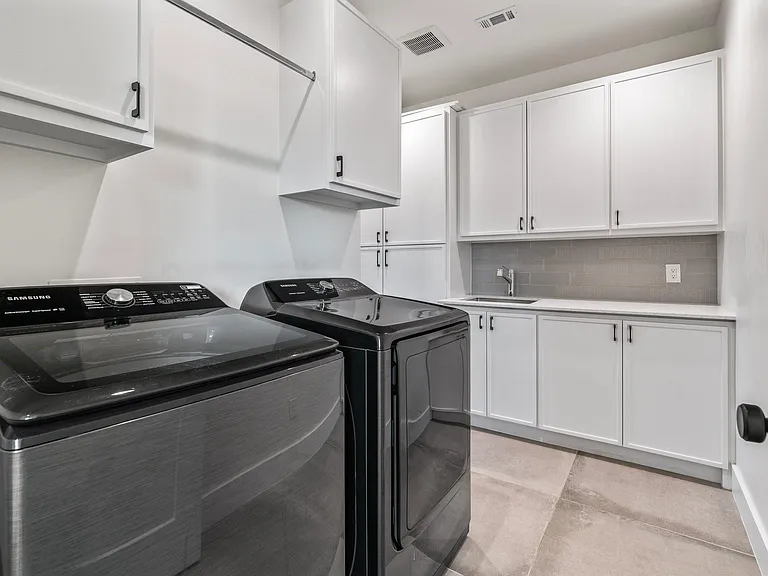 3802 Commerce St — Photo 38