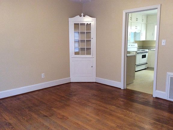3rd image of 206A E Holt St
