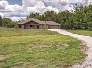 100 Lakeside Ave, Chouteau, OK 74337