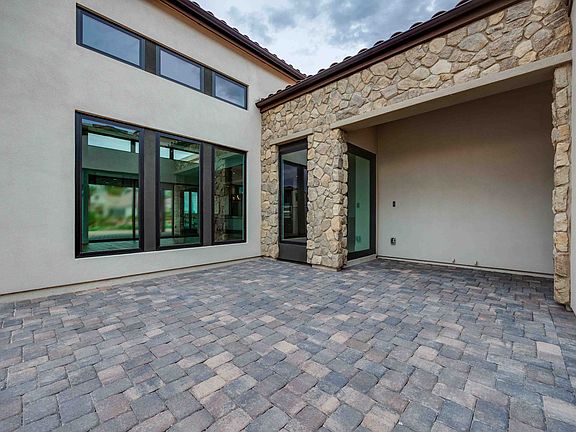 58 BELLISSIMA LAGO COURT