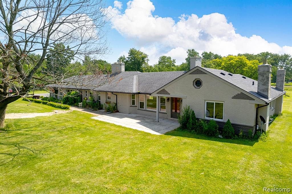 20521 Meridian Rd, Grosse Ile, MI 48138 MLS 20230052904 Zillow