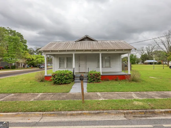 201 S Baker St, Glennville, GA 30427