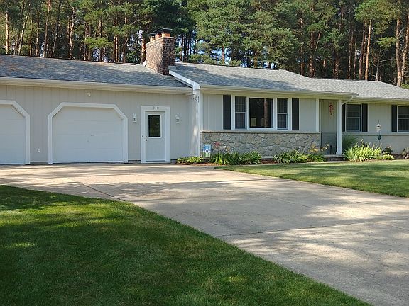 2nd image of 310 Oak Knoll Ln