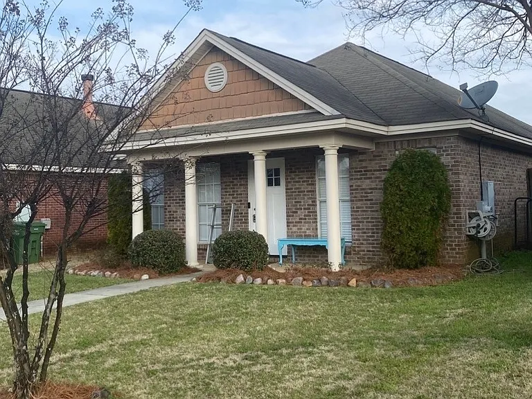 8909 Laney Ln — Photo 2
