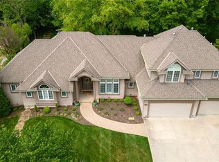 6512 N National Dr, Parkville, MO 64152