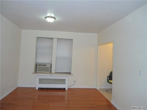 2nd image of 14030 Sanford Ave