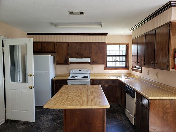 4th image of 2849 Pepperdine Dr