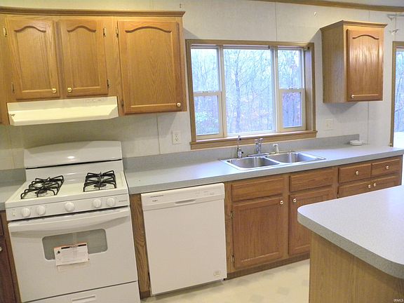 4th image of 1134 Westwoods Dr