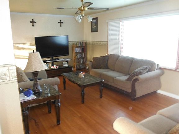 2nd image of 2208 Thompson Ave