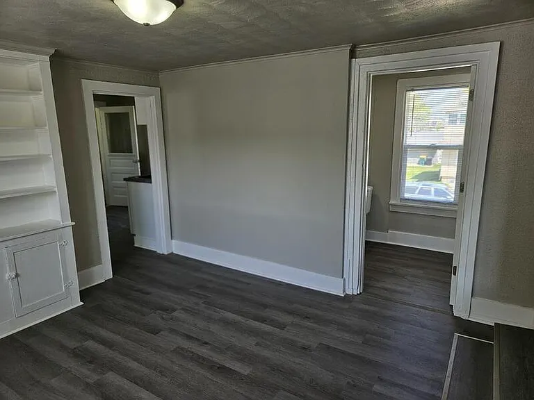 526 Newbury St — Photo 4