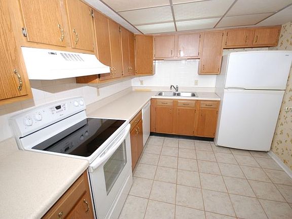 5th image of 4681 1st St NE Unit 303