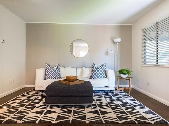 4th image of 3914 Avenue D #20