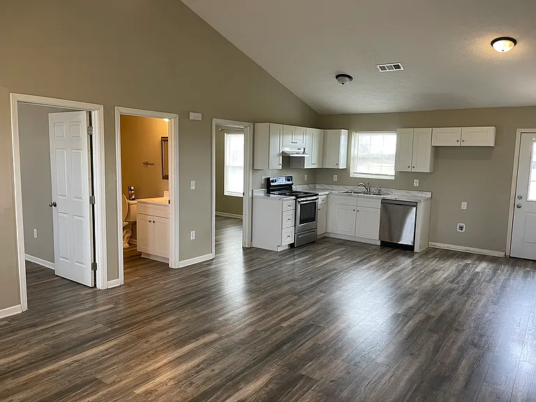 1442 Quarles Rd — Photo 4