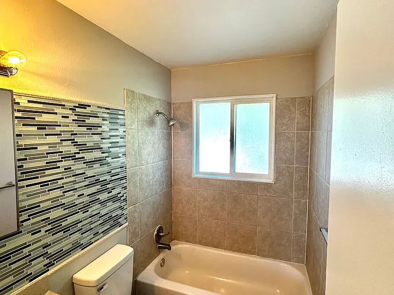 6450 Chippewa Rd — Photo 16