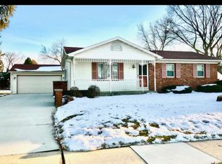 403 Orchard Dr, Cedar Falls, IA 50613