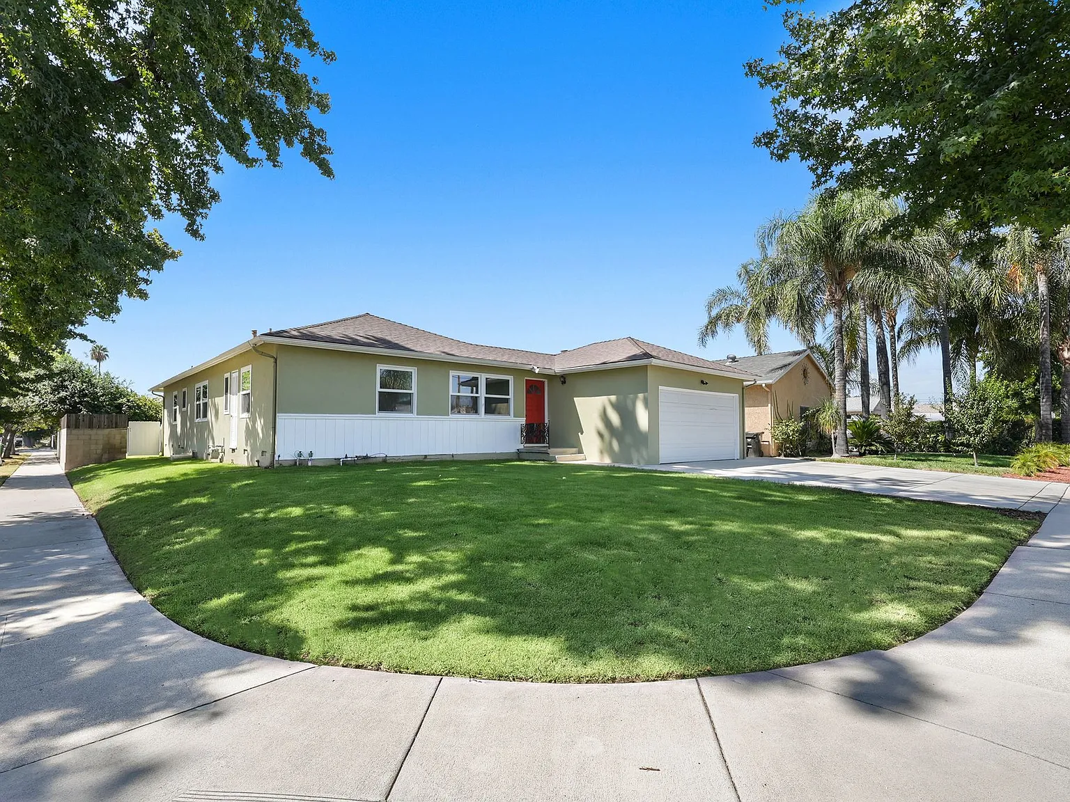 4 bed, 1743 sqft, $3,850 — Photo 3