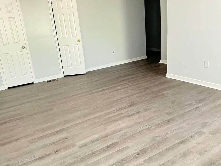 146 Ripon Ct — Photo 16