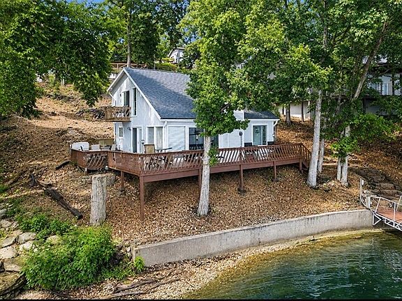 3rd image of 1563 Spring Valley Rd
