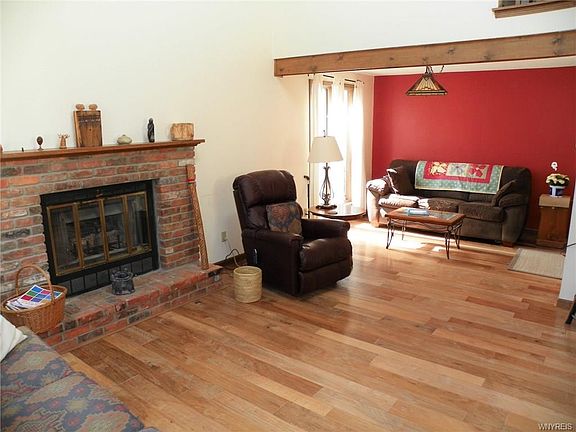 2nd image of 123 Shady Grove Dr