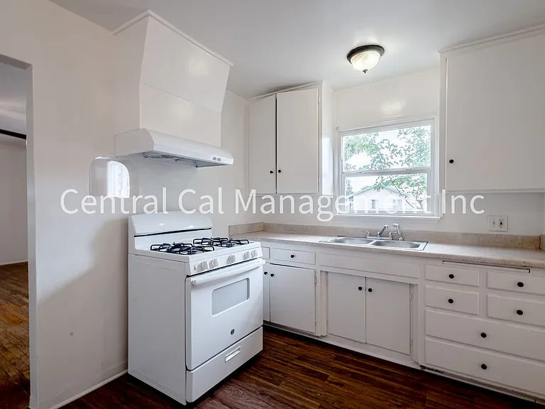 2124 Pacific St — Photo 7