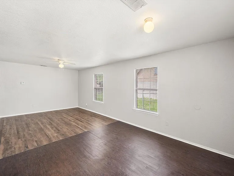 404 Kings Way Dr #A — Photo 5