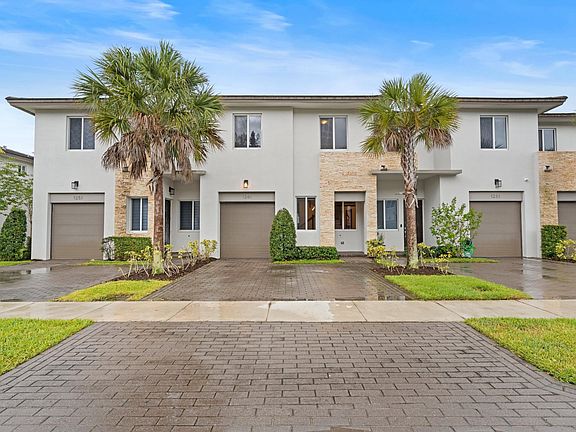 2nd image of 1241 Pioneer Way