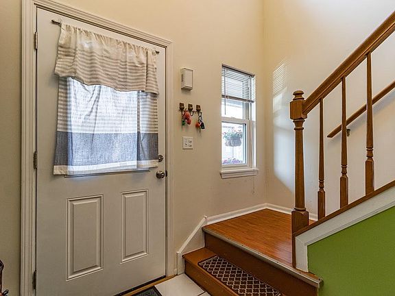4th image of 774 E Whispering Oaks Ct