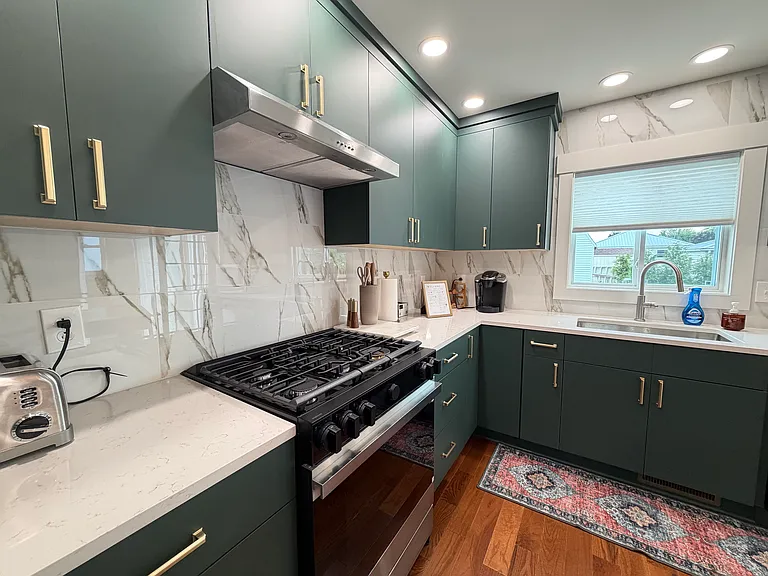 57 Caswell St — Photo 6