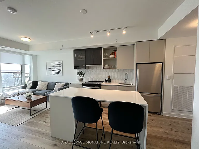 405 Dundas St N #429 — Photo 3