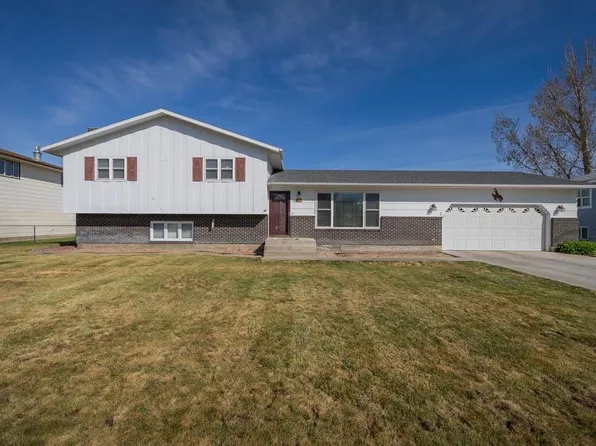 1831 Circle Rd, Worland, WY 82401