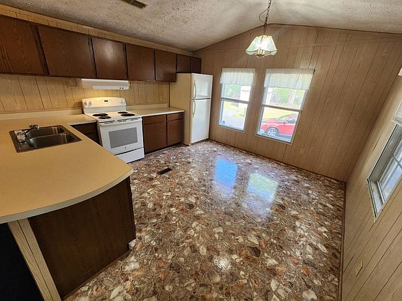 3rd image of 491 Chapman Rd Lot 133