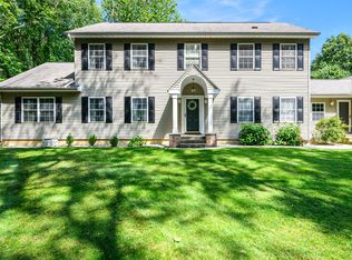 5856 Windingwood Dr, Kalamazoo, MI 49009