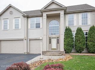 2320 Poets Ln, Algonquin, IL 60102